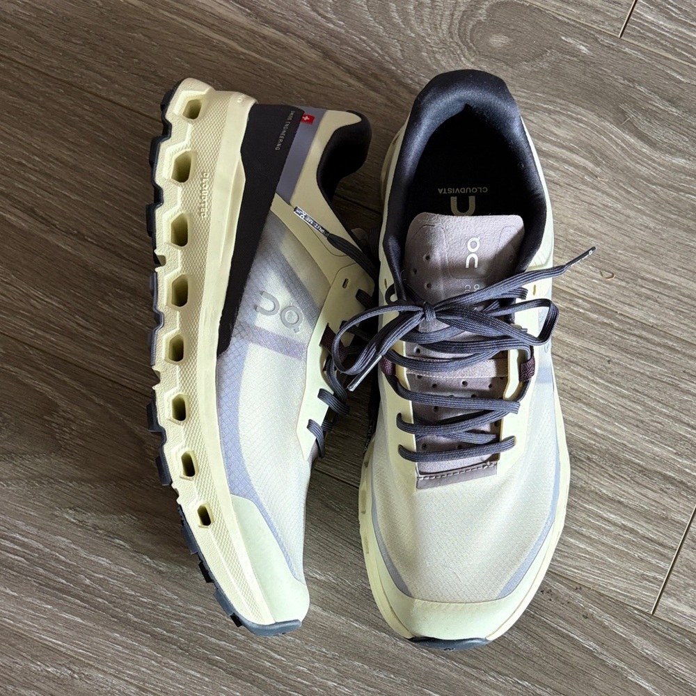On Running Running Cloudvista Running Shoes *new without box*